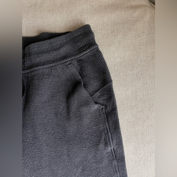 Lululemon Ribbed High-Rise 25” Joggers 7/8 Length In Heathered Black Size 4 - Picture 9 of 15